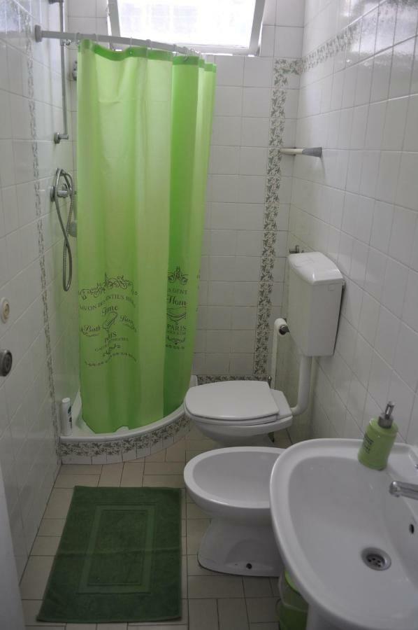 F! Lisbon Guest House Bagian luar foto